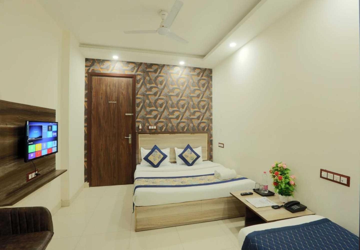 O Travel 3* New Delhi