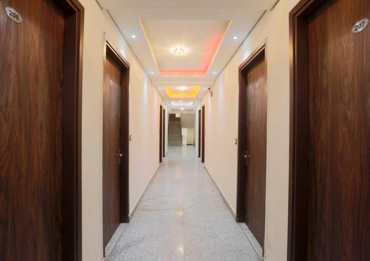 Hotel O Travel